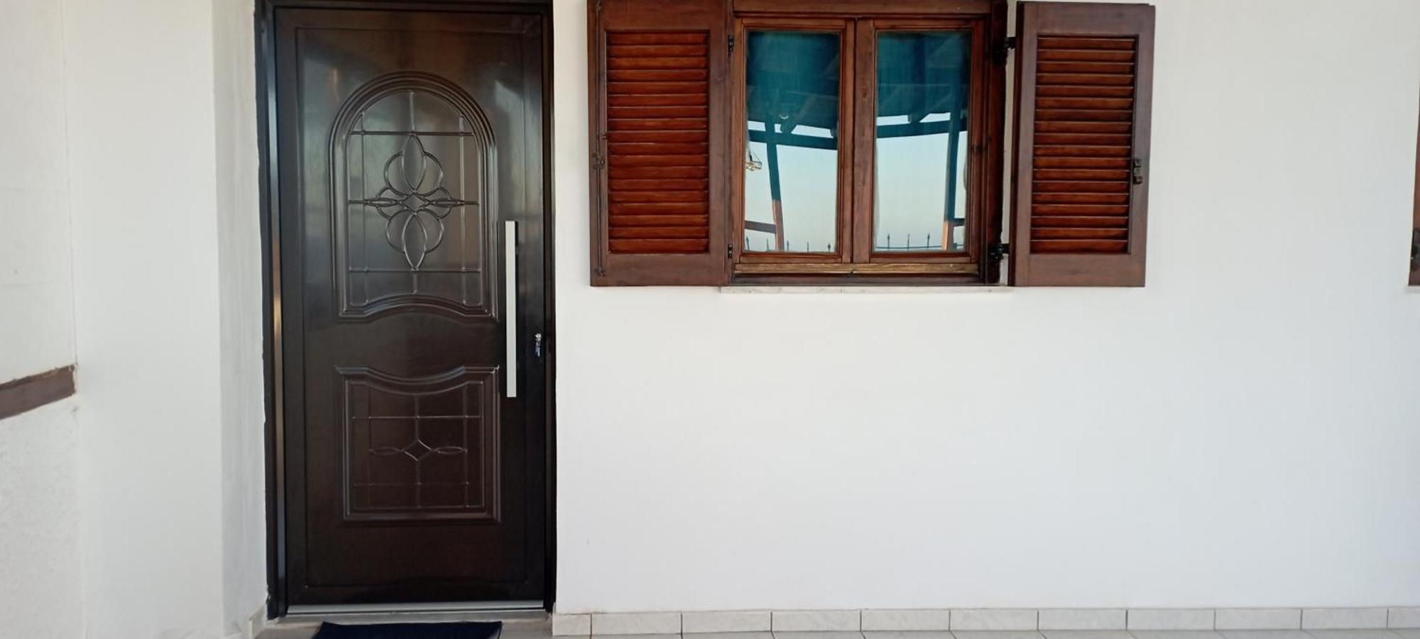 Lentas Royal Apartment Bagian luar foto